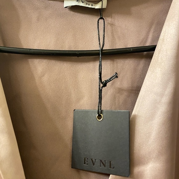 EVNL lavender blouse size L with cuffed sleeves - Picture 3 of 3